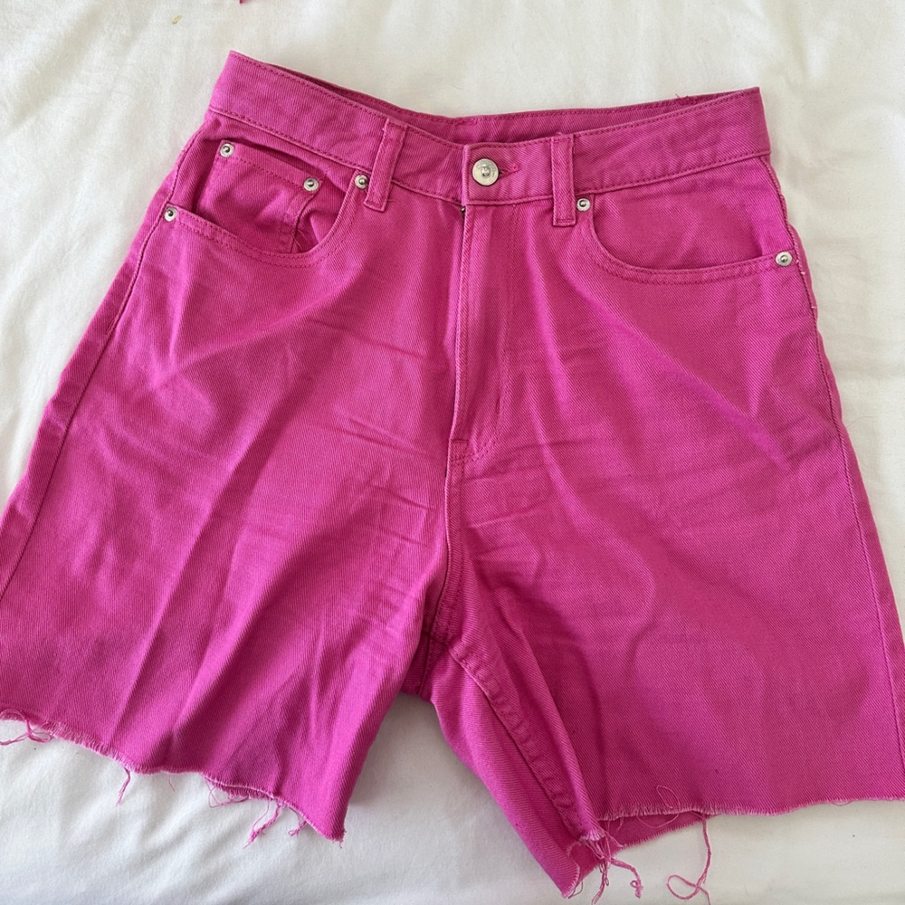 DIVIDED Barbiecore Cutoff Shorts Size M